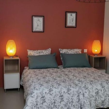 Gite A Saint-Sauveur Екстер'єр фото